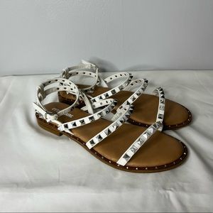 Cushionaire Stud White Sandals Size 8